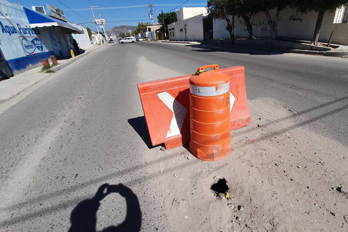 Piden reparen socavón en Lomas de Linda Vista