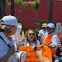 Pensionados de CFE e Issstecali protestan afuera de Hotel Marriott; sede de la Selección de Irán