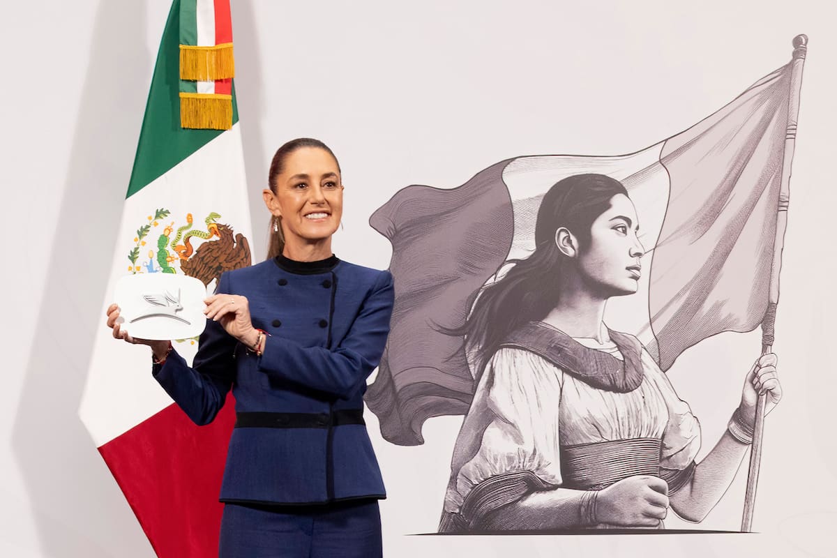 La doctora Claudia Sheinbaum Pardo, presidenta Constitucional de los Estados Unidos Mexicanos en conferencia de prensa matutina, “Conferencia del Pueblo”, en el Salón Tesorería de Palacio Nacional. Proyecto “Olinia” | Foto: Presidencia