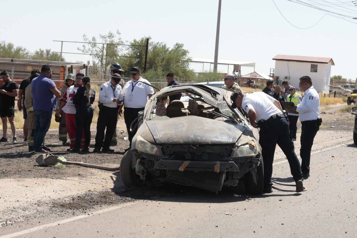 Accidente vehicular en la carretera Hermosillo-Nogales deja tres jóvenes lesionados