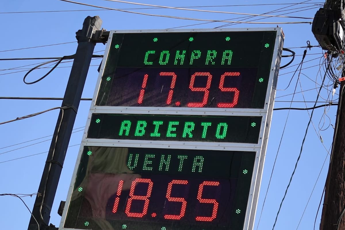 Hasta en 18.55 se vende el dólar este inicio de semana