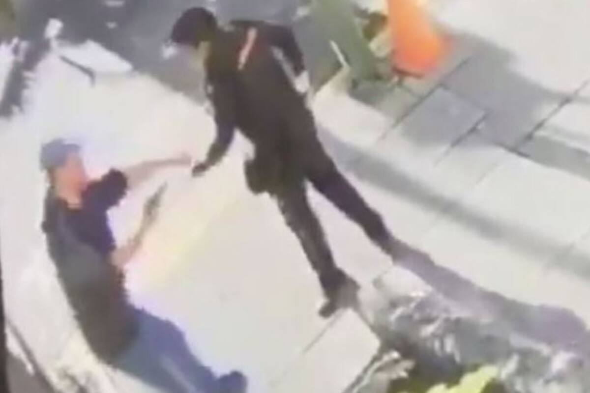 VIDEO: Someten a mujer policía al resistirse a un asalto