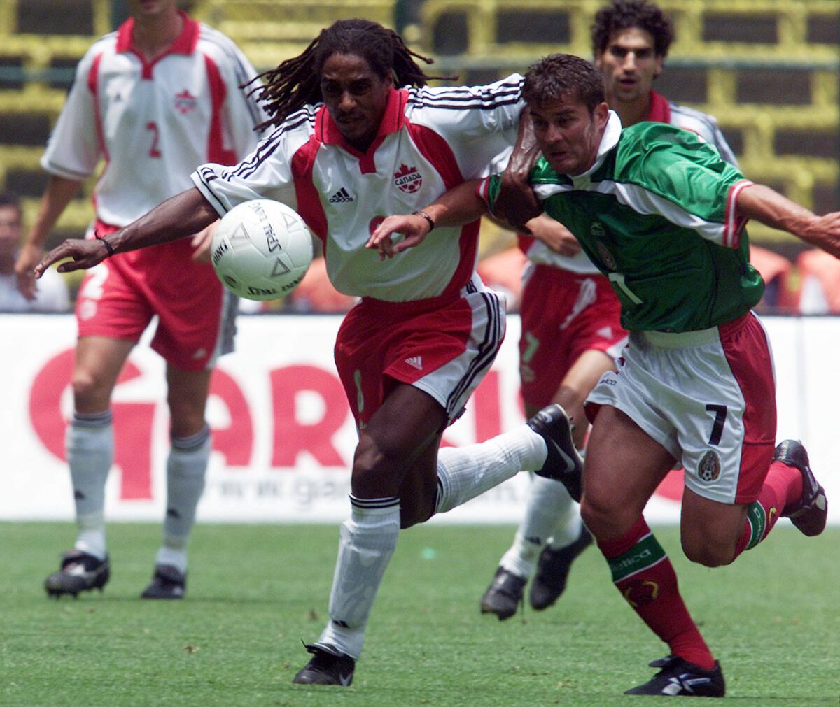 Ramón Ramírez con la Selección Mexicana en el año 2000. (Foto: Archivo GH)