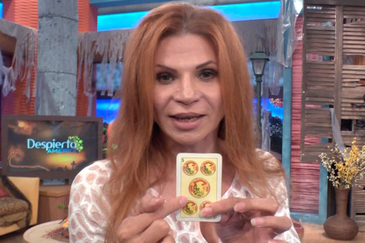 ¡Se desnuda!: Mhoni Vidente publica foto sin nada de ropa