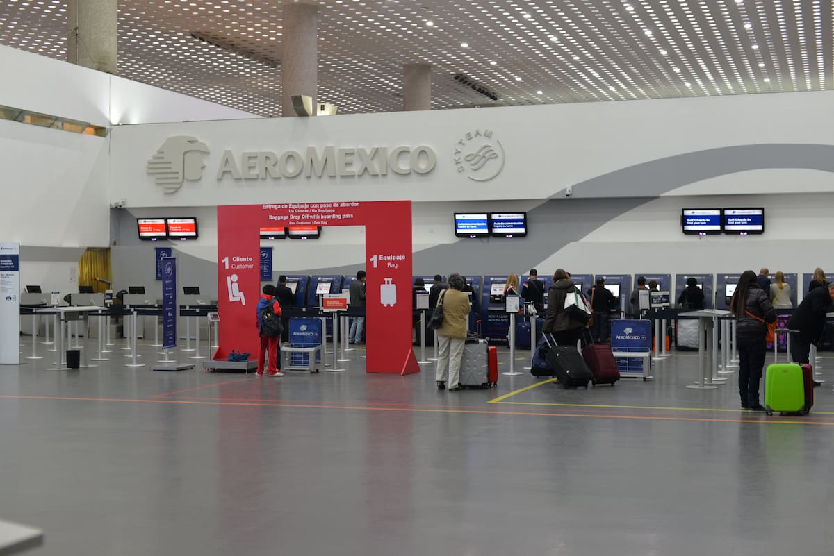 Aeroméxico no cobrará cargos por hacer los cambios de fecha ni las diferencias de tarifas aéreas, bajo la condición de que se respete la misma ruta