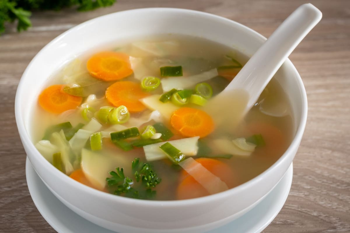 Caldo, consomé y sopa no son lo mismo