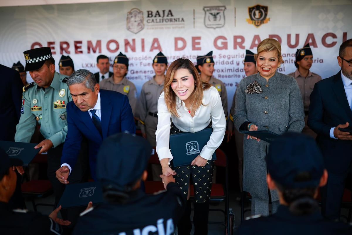 Corporaciones policiales a lo largo del estado cuentan con 51 nuevas patrullas balizadas y 103 elementos recién egresados del Bachillerato Militarizado. Foto: Cortesía