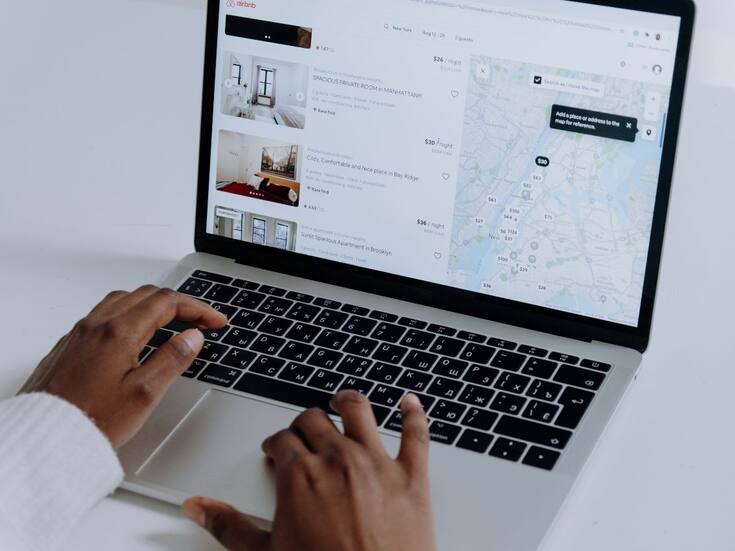 Detienen en Tokio a hombre por realizar 258 reservas falsas de hotel para sabotear negocio