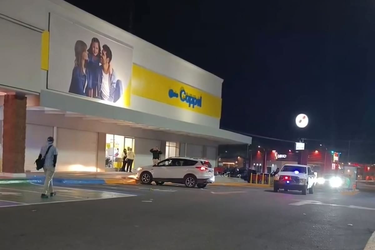 Balean a empleado de tienda Coppel en Nogales