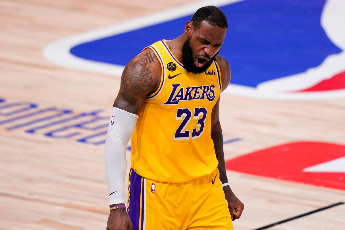 NBA revela la lista de los jugadores que más playeras venden