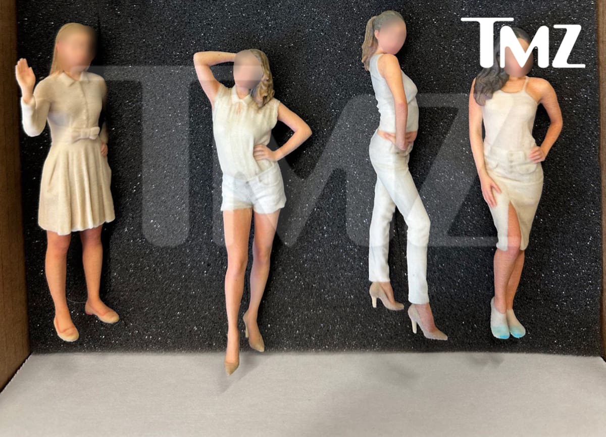 Link back to: https://www.tmz.com/2025/09/20/jeffrey-epstein-dressed-as-king-chess-pieces-women/
Jeffrey Epstein Pictured as King on His Custom Chess Board with His Queens
Approximately 9 women in their 20s walked into an NYC photo shop in 2016, and asked the staff to take photos of them which would be made into pieces for a chessboard where 3D sculptures of every chess piece