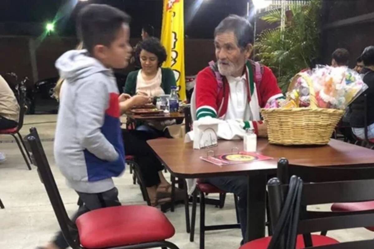 Niño de 8 años gana lotería e invita los tacos a adulto de la tercera edad