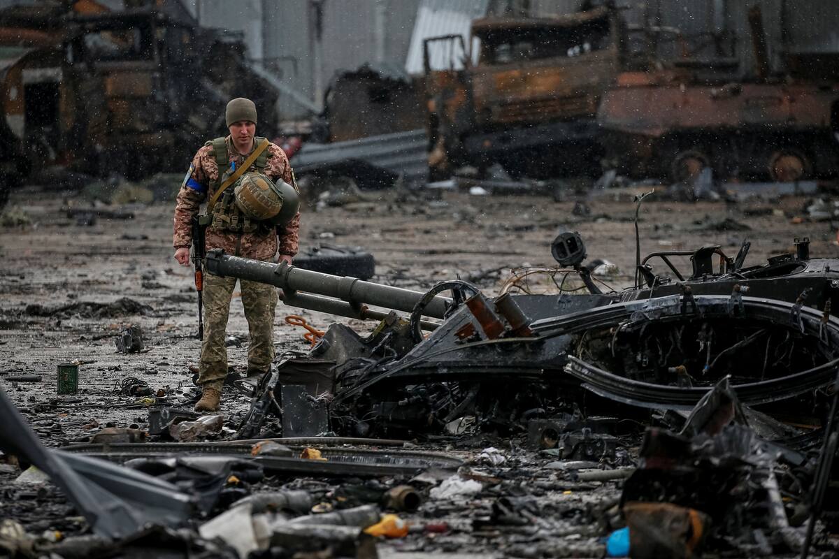 Rusia completa retirada de alrededores de Kiev, dice funcionario de Defensa EU