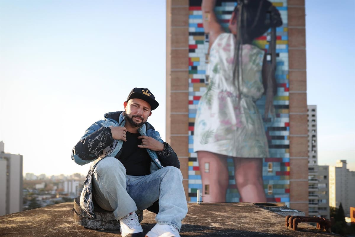 'Martín Ron, el artista argentino que "inspira" con sus murales hiperrealistas''