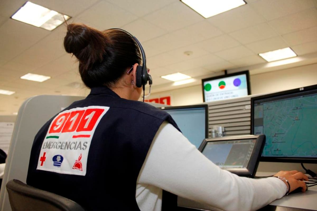 CIUDAD DE MÉXICO, 09ENERO2017.- Miguel Ángel Mancera, Jefe de Gobierno, y Miguel Ángel Osorio Chong, secretario de Gobernación, encabezaron la puesta en marcha del número de emergencias 911, en instalacione del C4. 
FOTO: CUARTOSCURO.COM
