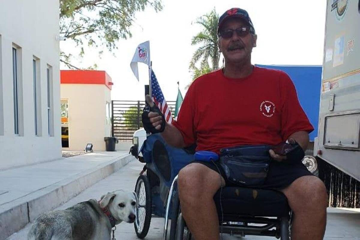 Avanza Warren en su travesía en silla de ruedas