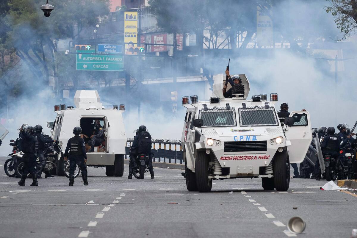 Las autoridades reprimieron a los manifestantes venezolanos, incluso con el uso de armas de fuego, derivando en muertes y heridos. | Crédito: EFE
