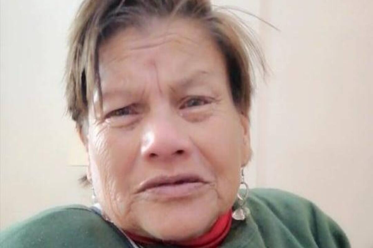 Atiende DIF a mujer que asegura la estafaron