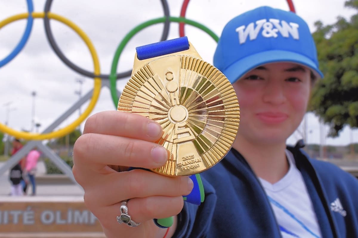 Regresa Adriana Castillo con medalla de oro de China