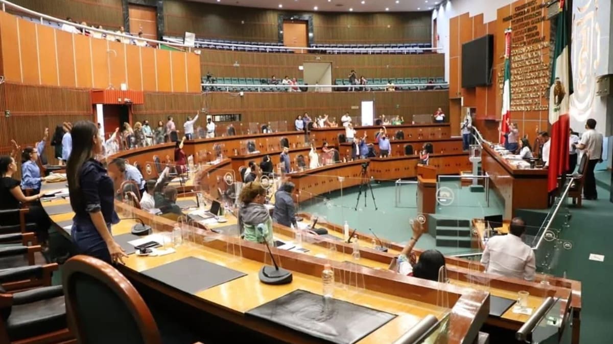 La FGE investiga la presunta falsificación de 50 cheques cobrados a nombre de 21 diputados por alrededor de 15 millones de pesos, tras detectar firmas que los legisladores aseguran no haber autorizado