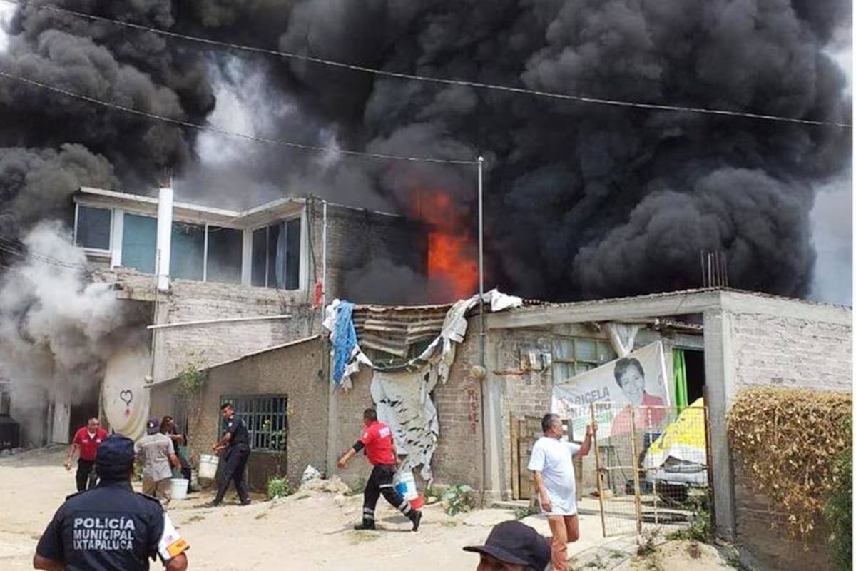 Edomex: Se registra incendio en planta recicladora en los Reyes la Paz