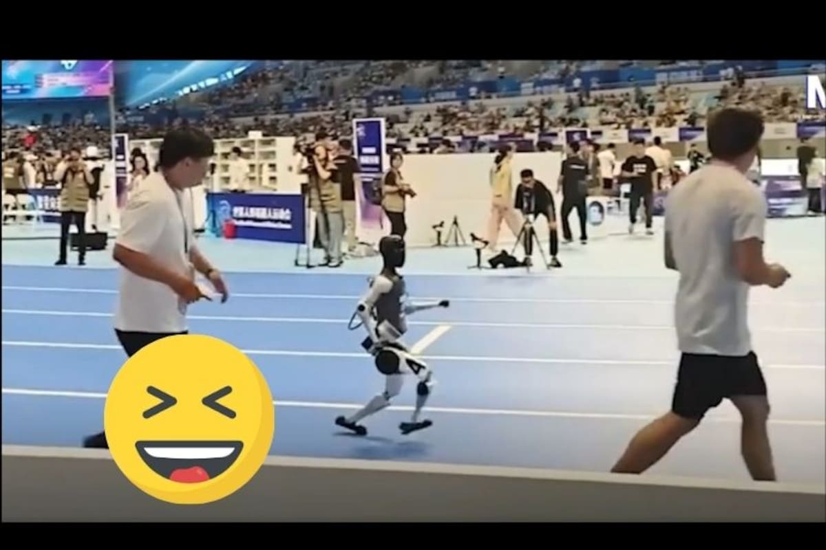 Choque de humanoides en Pekín: los robots se enfrentan, chocan… y el público aplaude