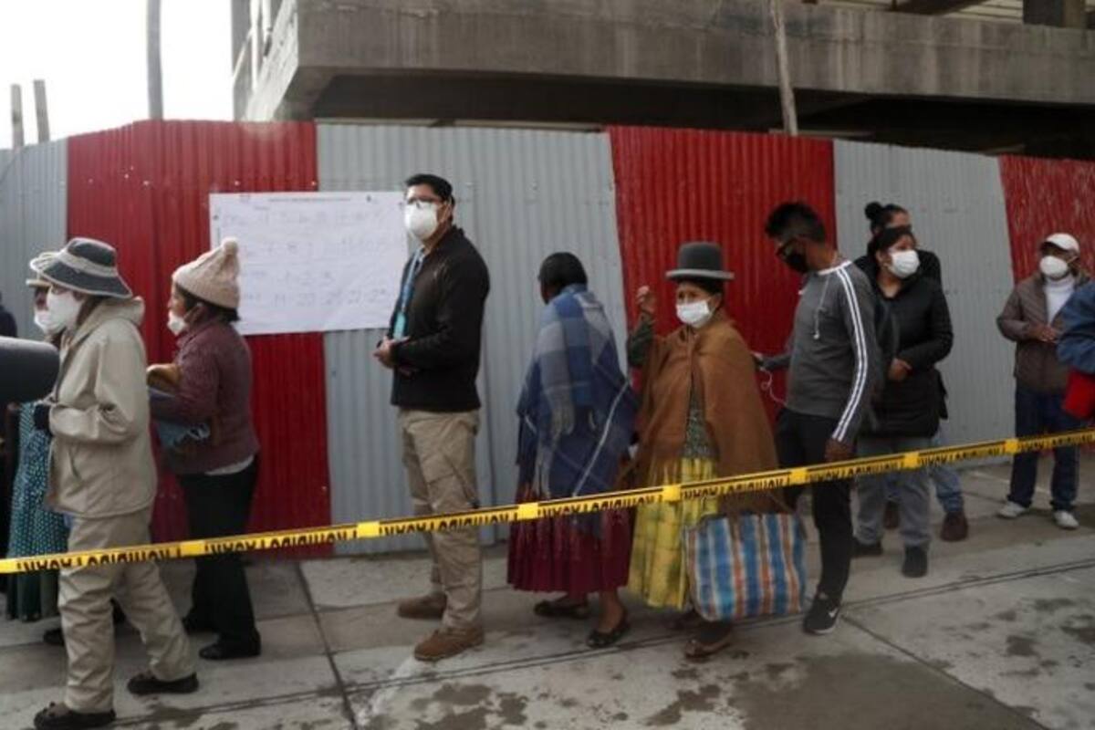 Bolivia cierra votación y esperará para conocer al ganador a la presidencia