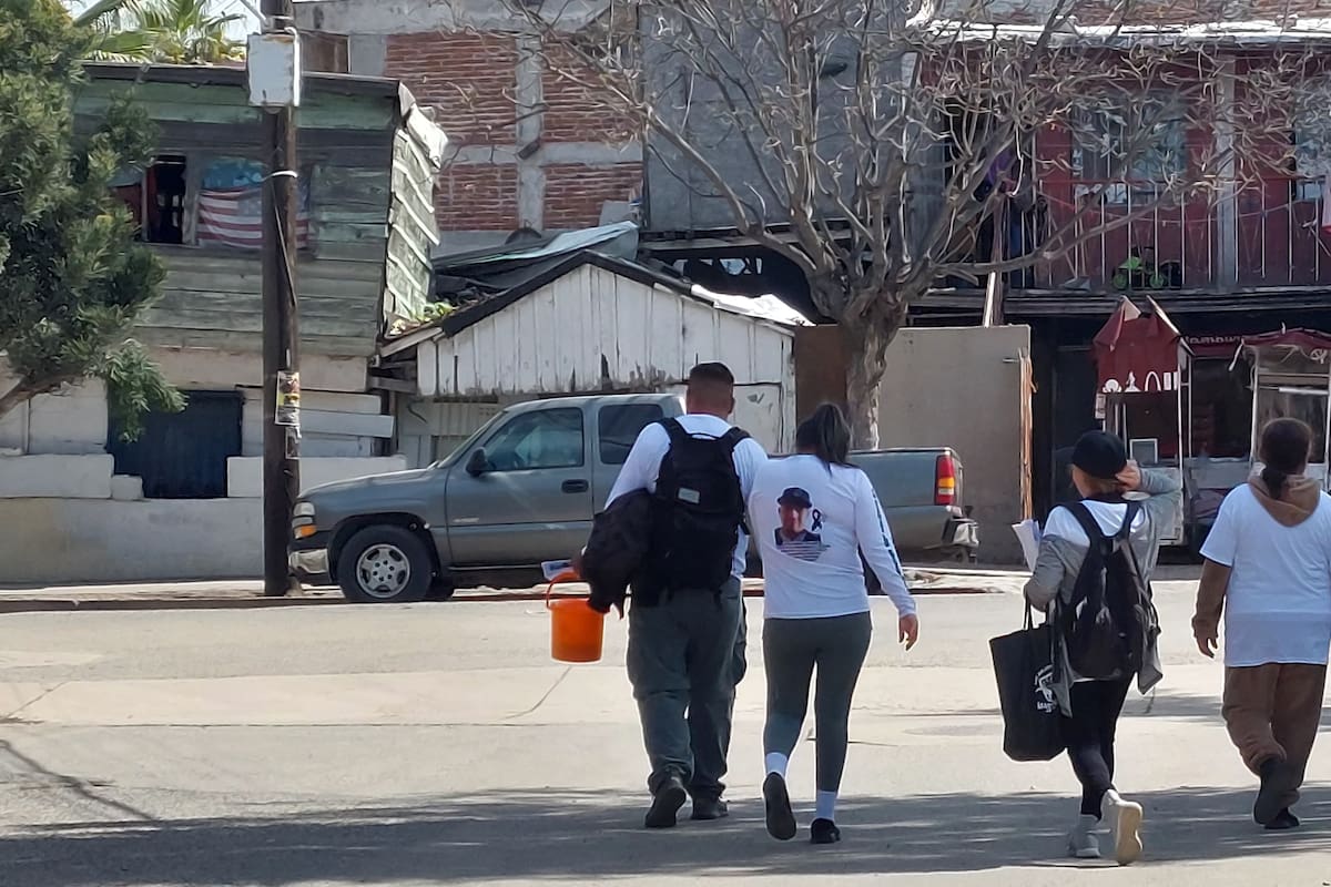 Promete a su madre encontrar a sus hermanos desaparecidos