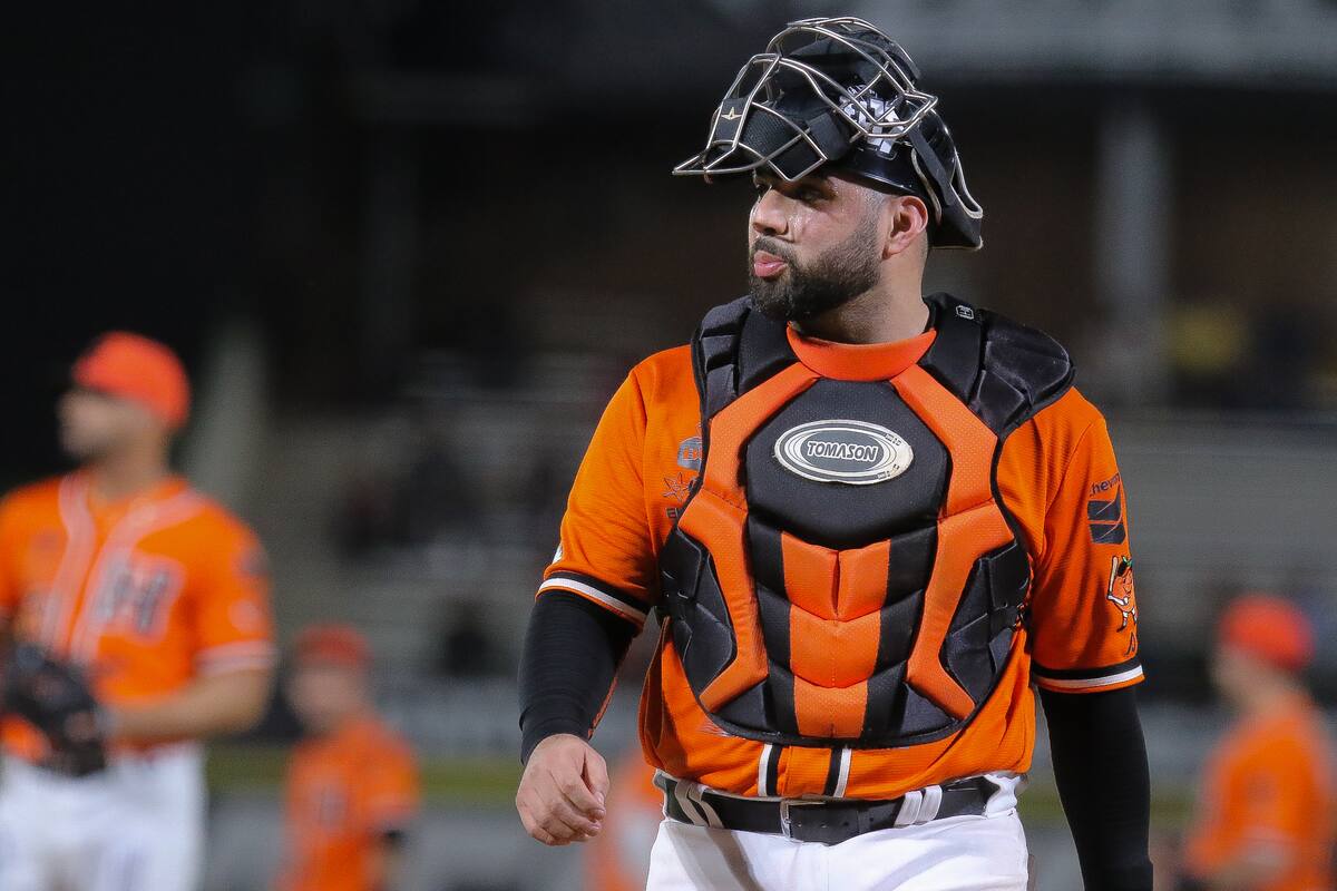 Cambian Naranjeros a Julián León por dos prospectos de MLB