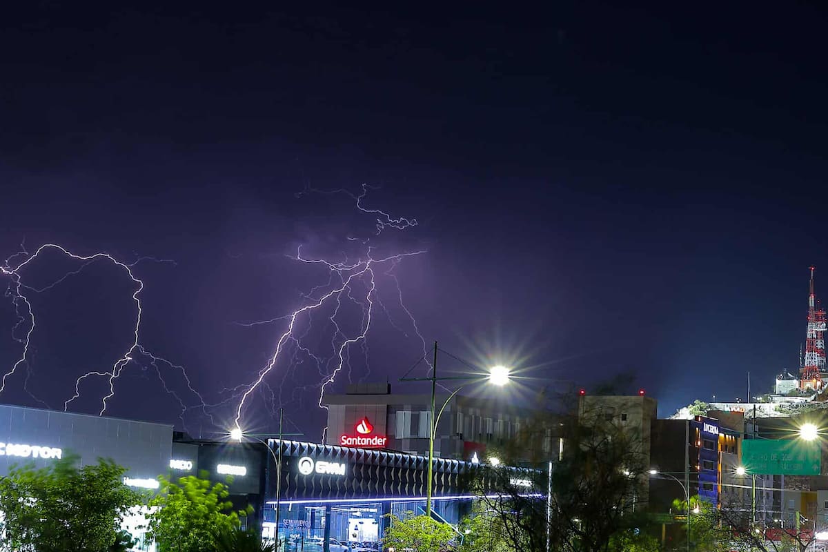 México tendrá tormentas fuertes este viernes: tres estados esperan hasta 150 mm de lluvia