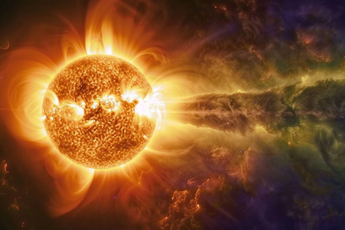 Fuerte tormenta solar golpea la Tierra, podría interrumpir las comunicaciones, redes eléctricas y producir auroras boreales en EU