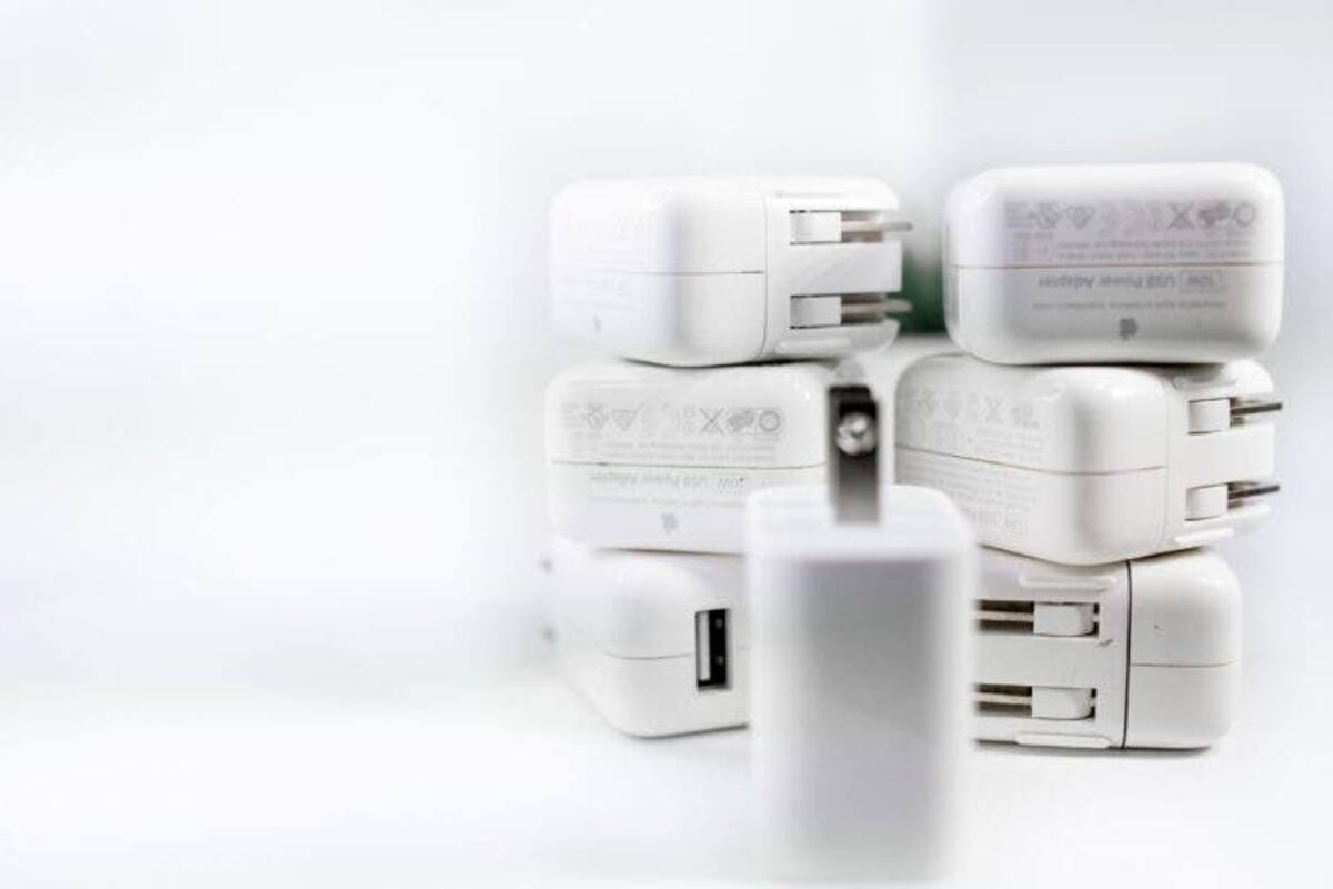 Apple estaría desarrollando cargadores más pequeños y eficientes