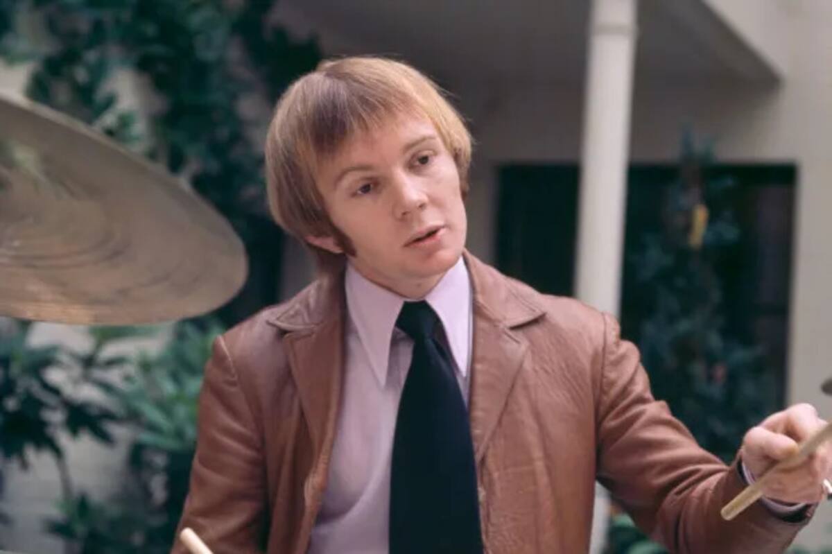 Colin 'Smiley' Petersen, baterista original de los Bee Gees, dejó un legado imborrable en la música pop.