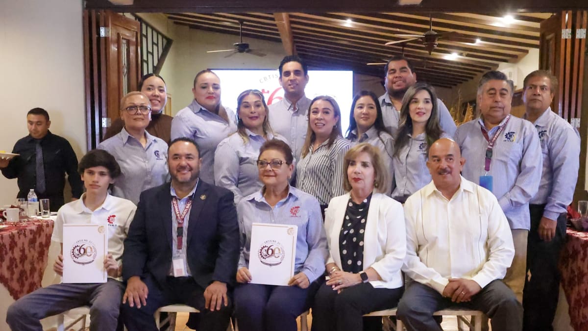 Estudiante de 16 años gana concurso del nuevo logo y lema del CBTIS 21 por su 60 aniversario