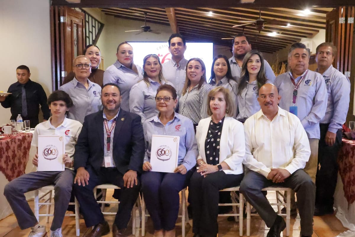 Estudiante de 16 años gana concurso del nuevo logo y lema del CBTIS 21 por su 60 aniversario