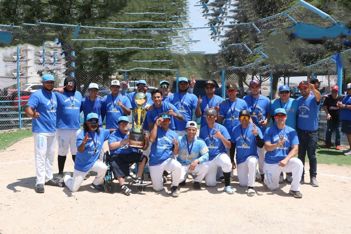 Wenn Farmacia se coronó en la Magisterial