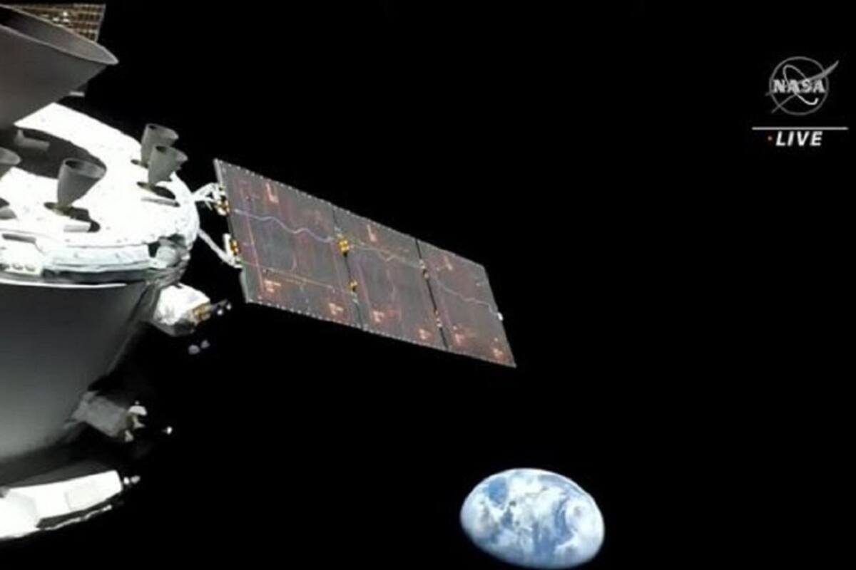 Nave Orion se toma 'selfie' con la Tierra en su trayecto a la Luna