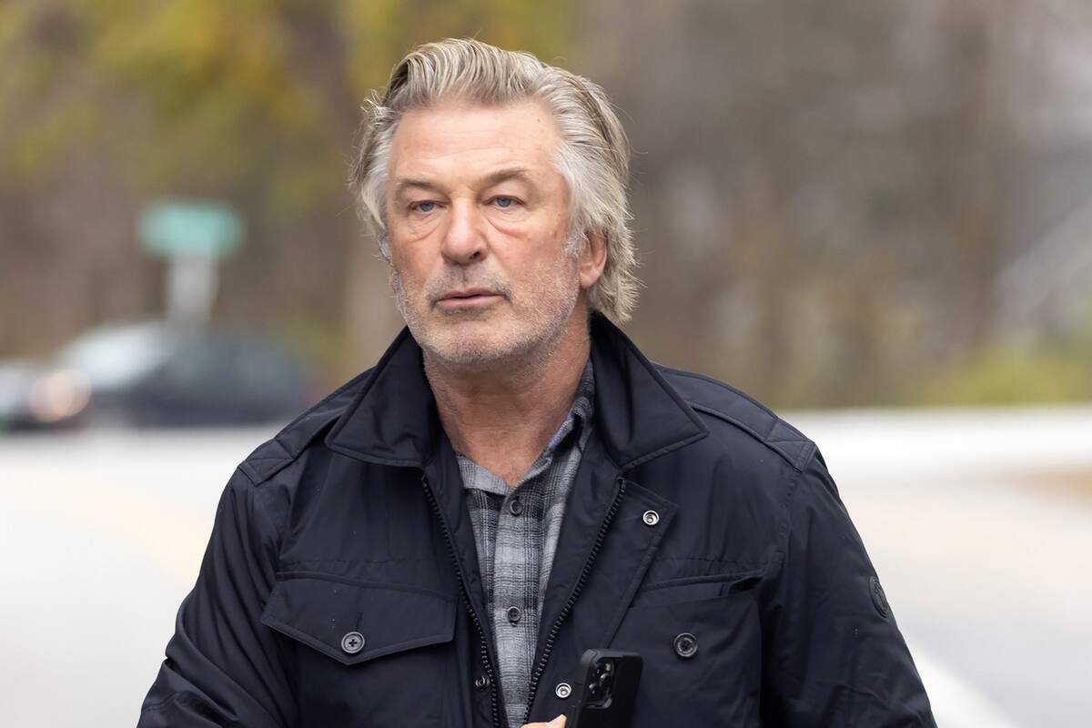 Caso de Alec Baldwin, por tiroteo en ‘Rust’, es desestimado por errores de la fiscalía