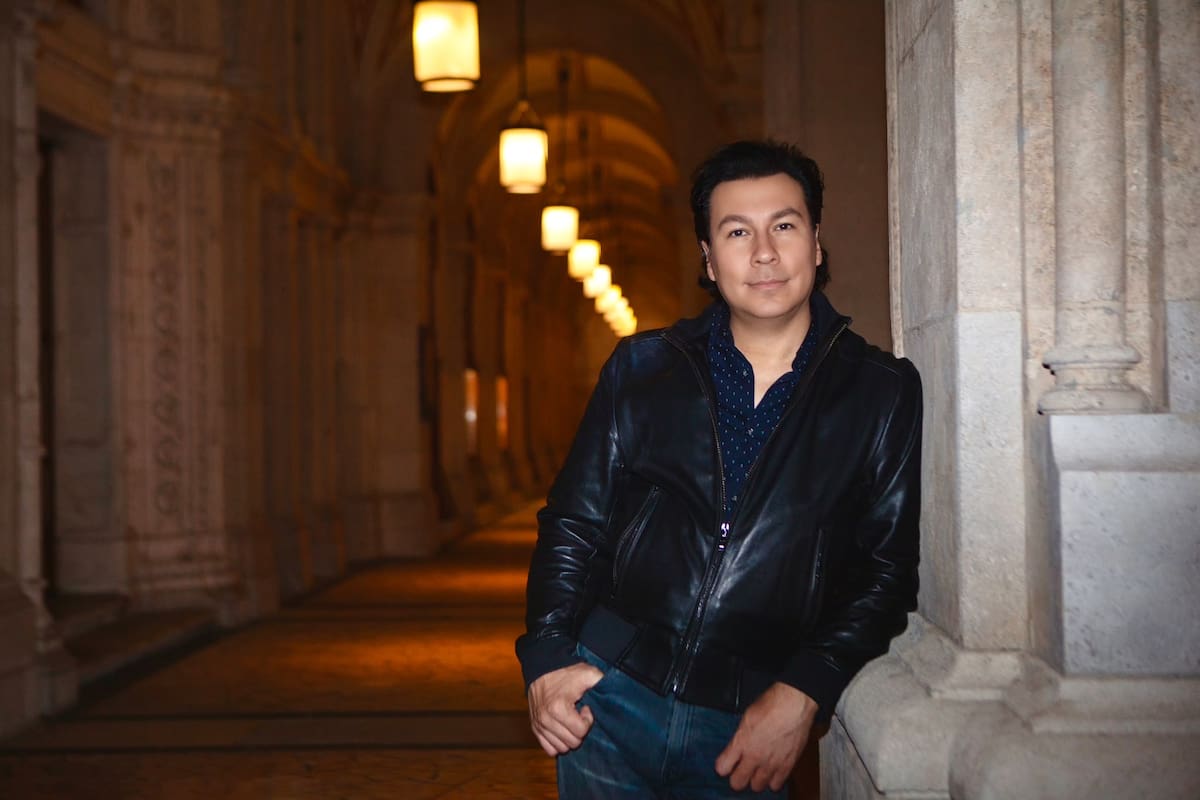 Jesús León, guardián de un puente musical