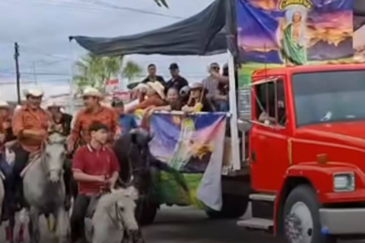 La fe supera la lluvia: Peregrinos cumplen con la Cabalgata de San Judas Tadeo