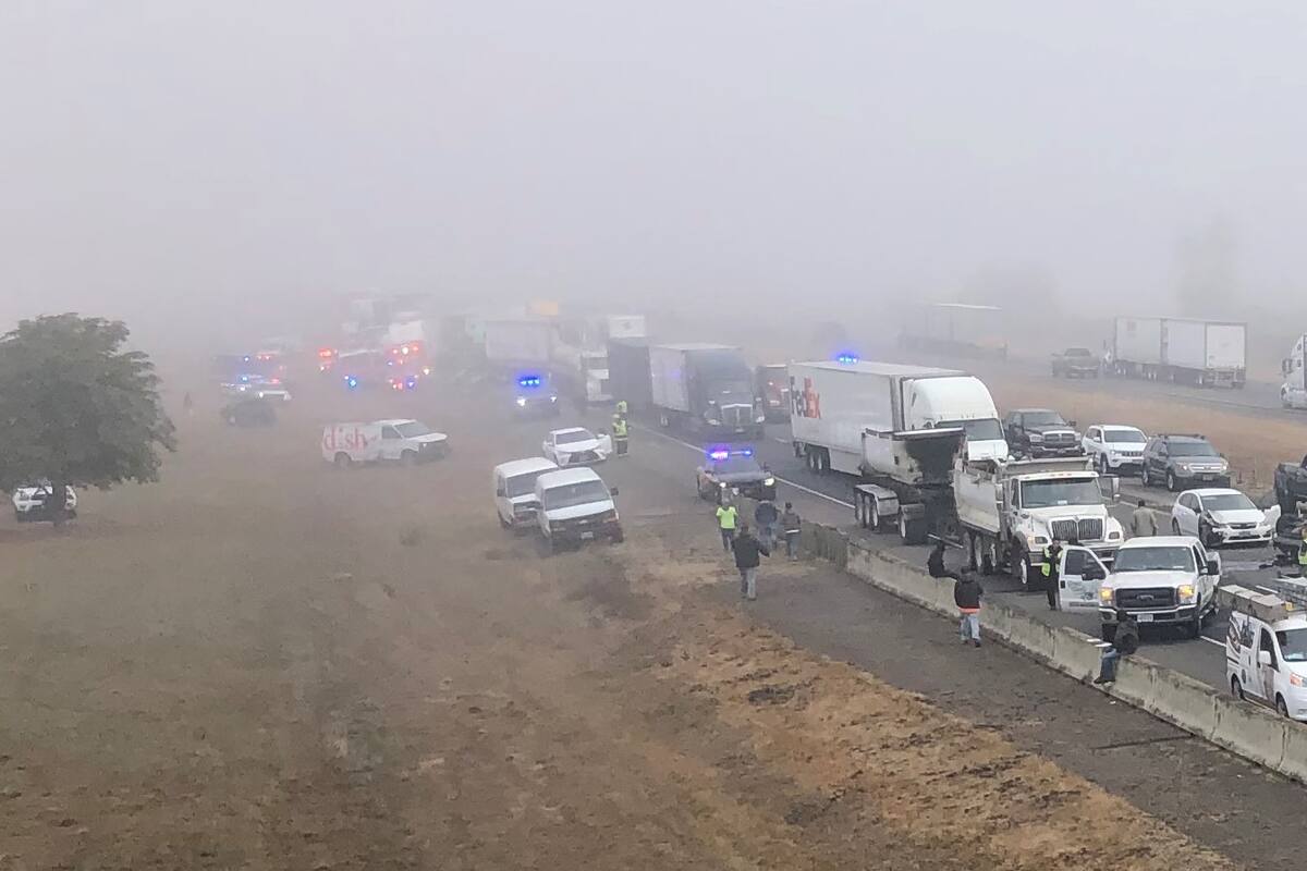 EU: Neblina causa choque múltiple en Oregon; reportan un muerto