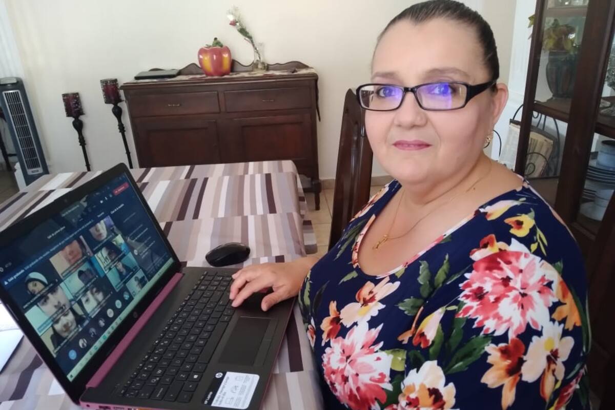 Día del Maestro en Sonora: Fue “madre” de muchos alumnos; ahora tendrá su propia hija