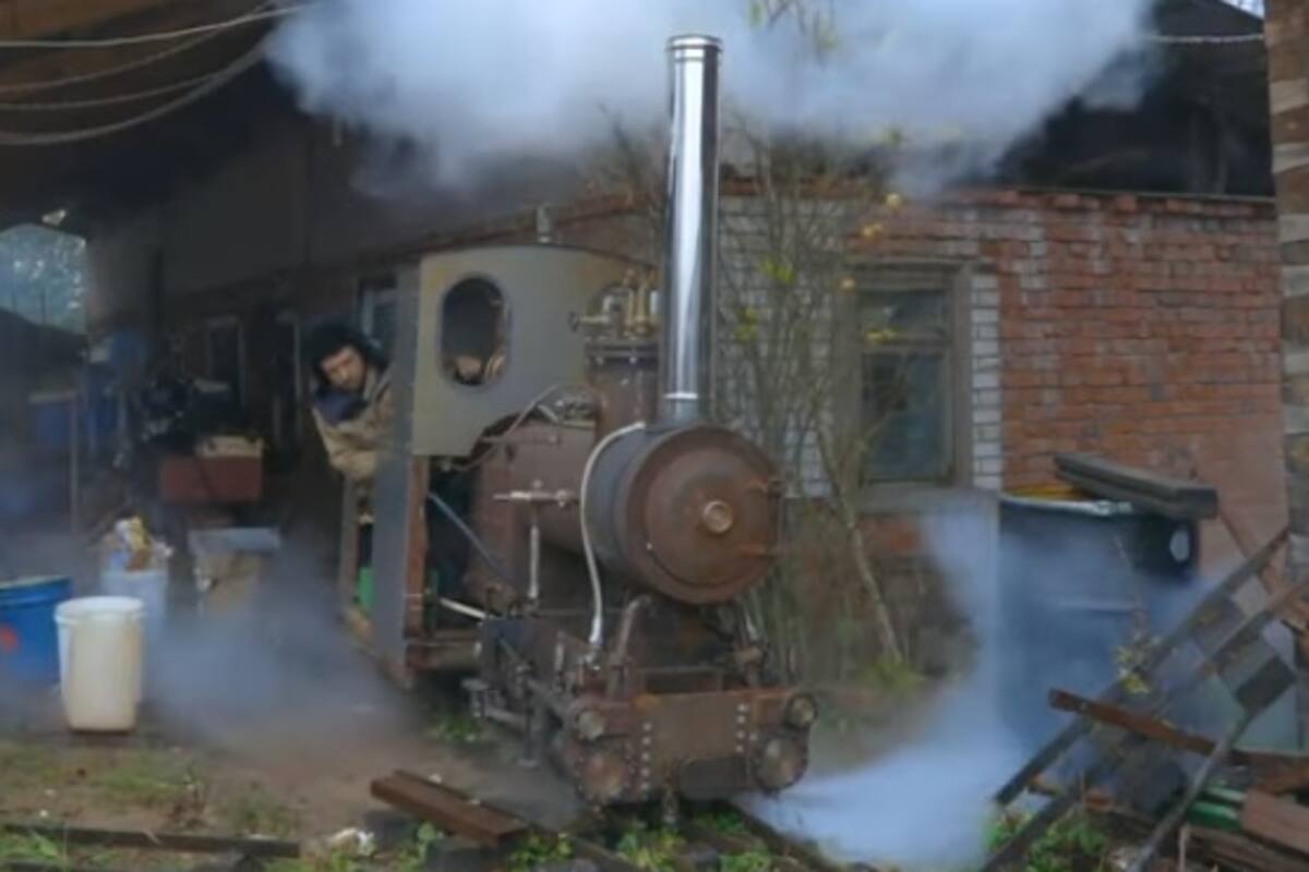 Ingeniero construye un tren a vapor de diseño propio en Rusia