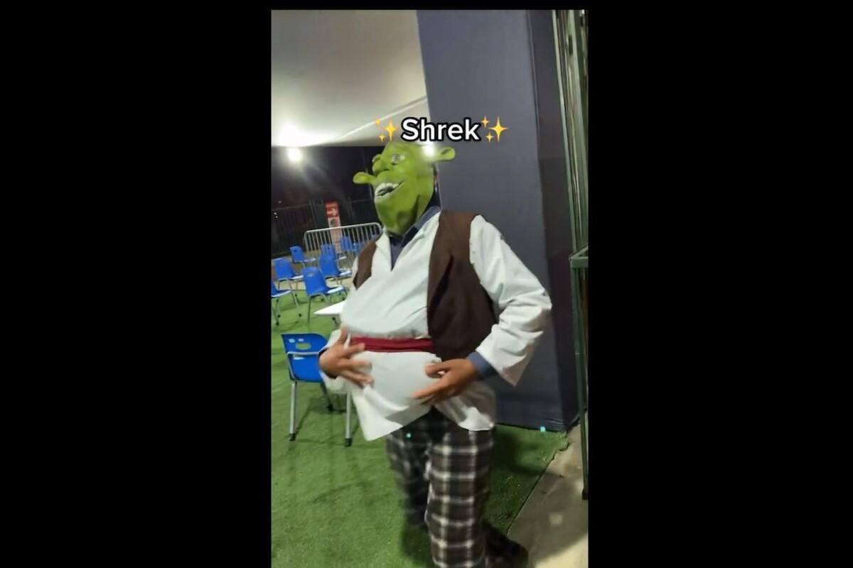 VIDEO DE TIKTOK: Grupo de jóvenes se disfrazan de personajes de Shrek en centro de vacunación