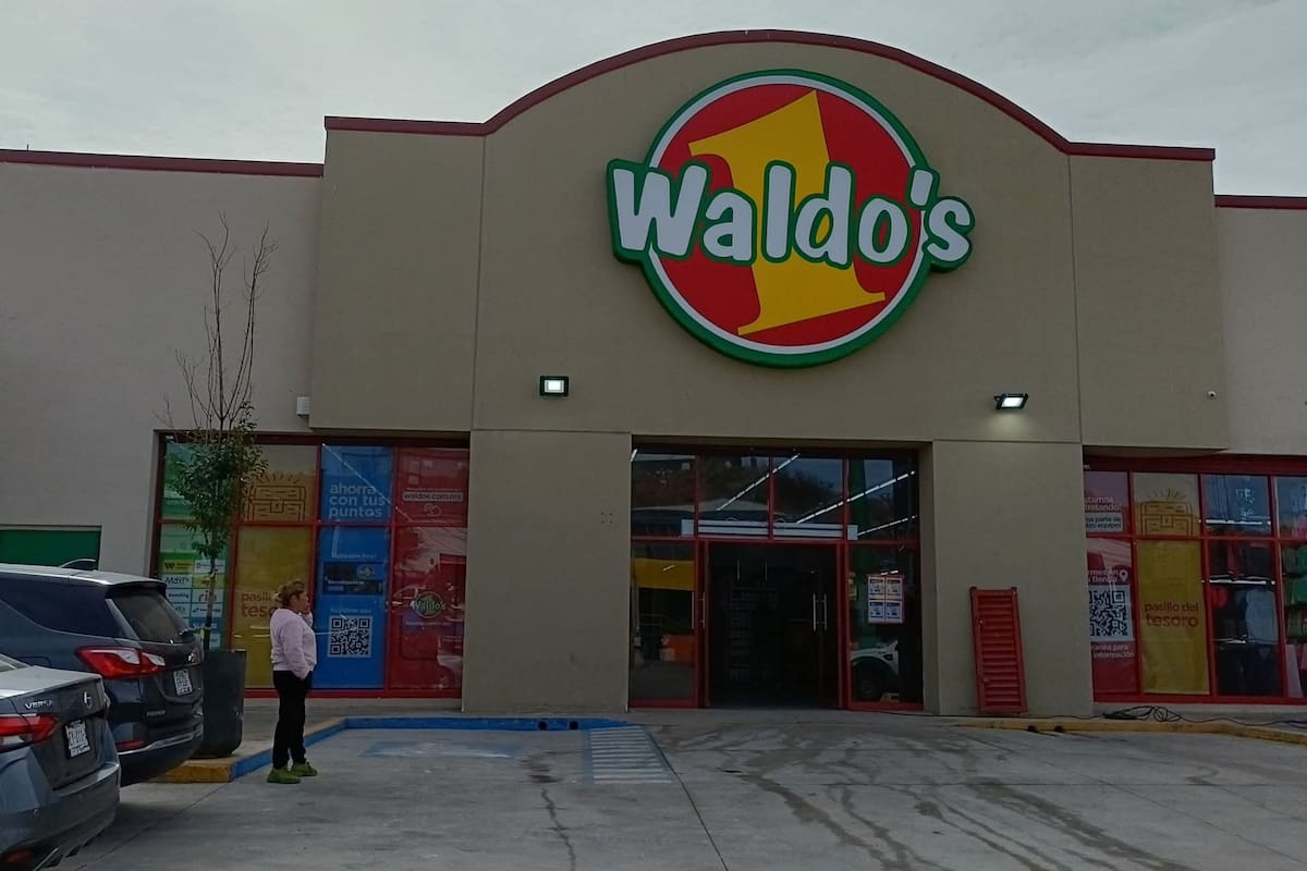 Reaperturan tiendas Waldos en Nogales
