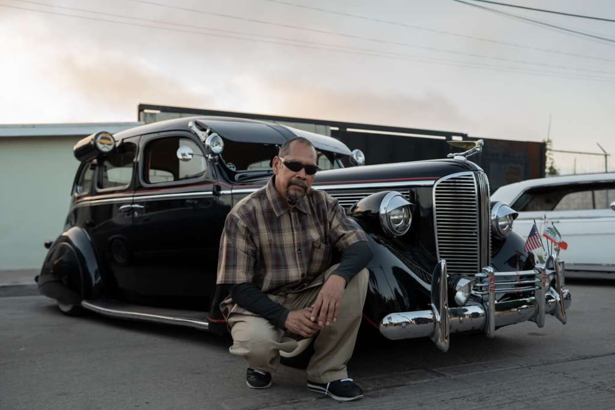 Vecinos y clubes de autos se reunieron para exhibir vehículos y bicicletas personalizadas en un ambiente familiar organizado por East Side Tijuana. Fotos: Border zoom
