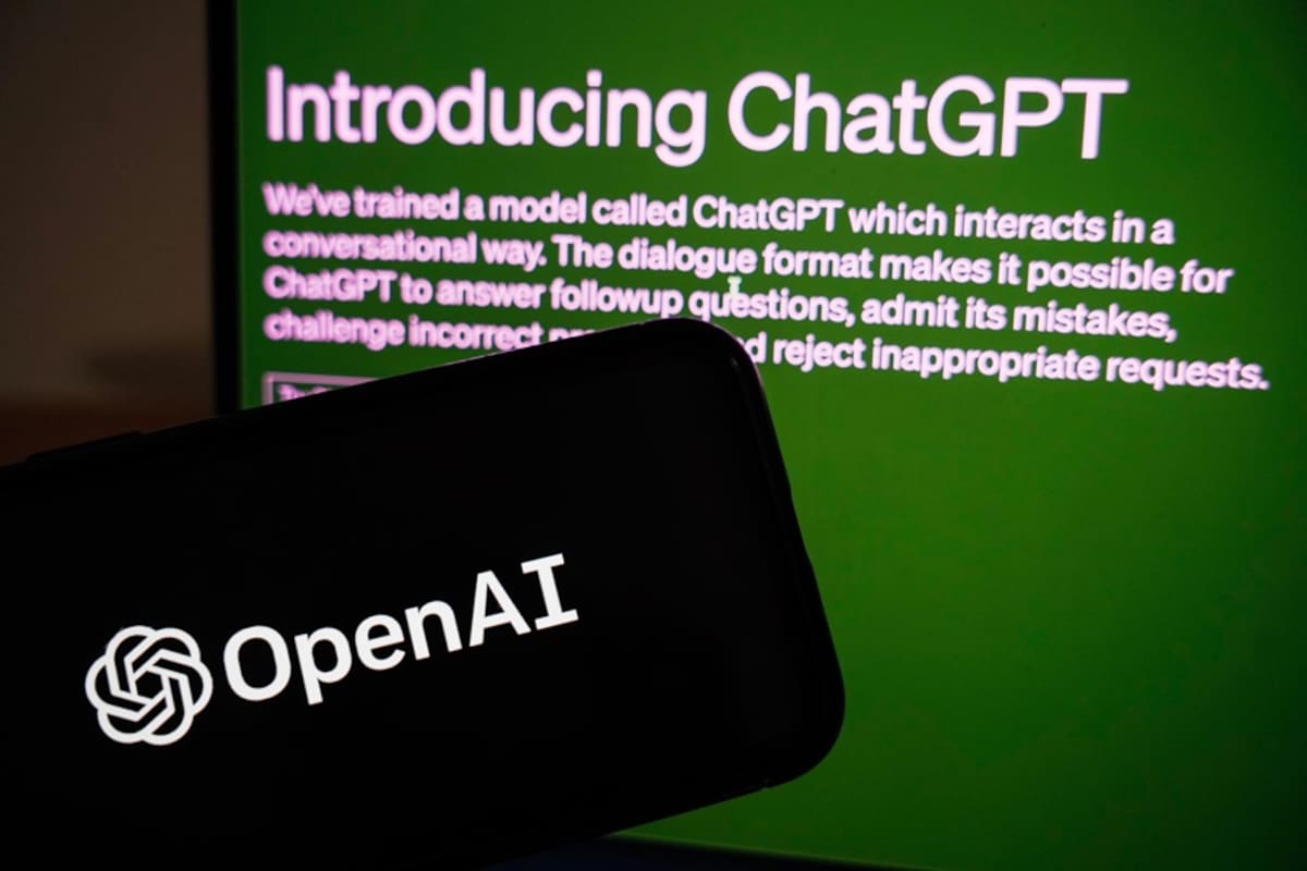 Beijing (China), 09/03/2023.- An illustration picture shows the introduction page of ChatGPT, an interactive AI chatbot model trained and developed by OpenAI, on its website in Beijing, China, 09 March 2023. According to the White Paper on the Development of Artificial Intelligence Industry released by Beijing economy and information technology bureau on 13 February 2023, the capital city will support leading enterprises in developing artificial intelligence (AI) models that can challenge ChatGPT. (Abierto) EFE/EPA/WU HAO