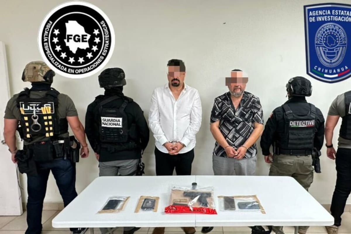 Aseguran arma, droga y placa falsa a dos presuntos extorsionadores en Ciudad Juárez