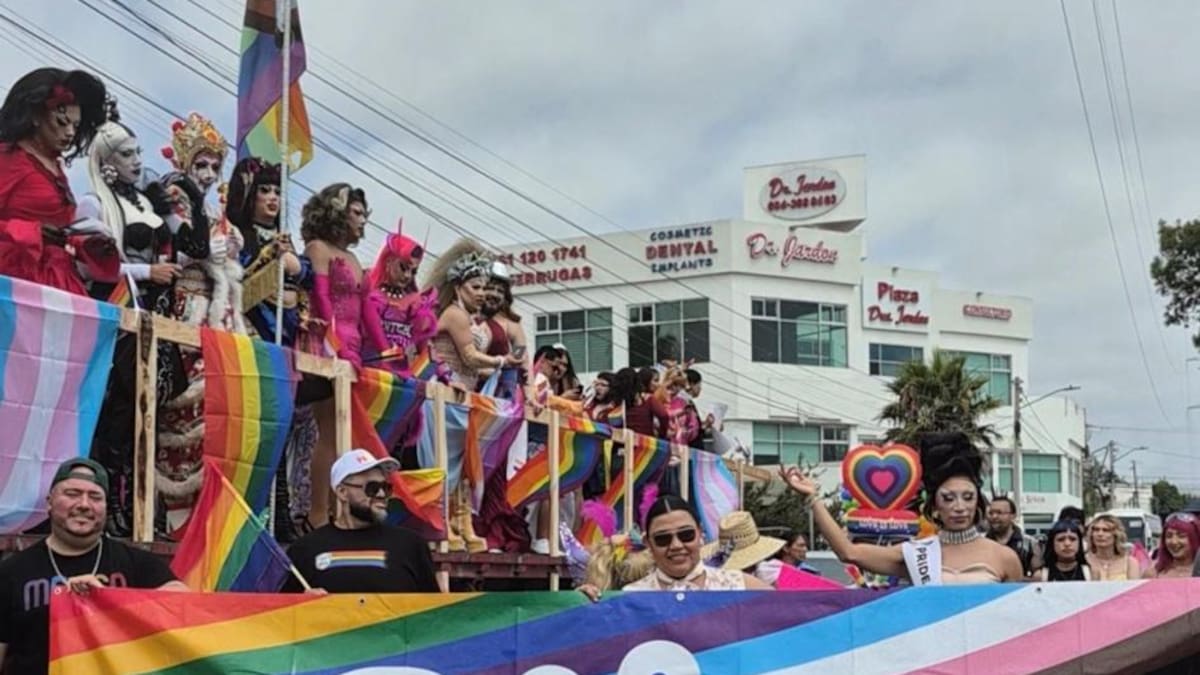 Marcha del Orgullo LGBT+ reúne a cientos en Rosarito y alza la voz por más derechos e inclusión