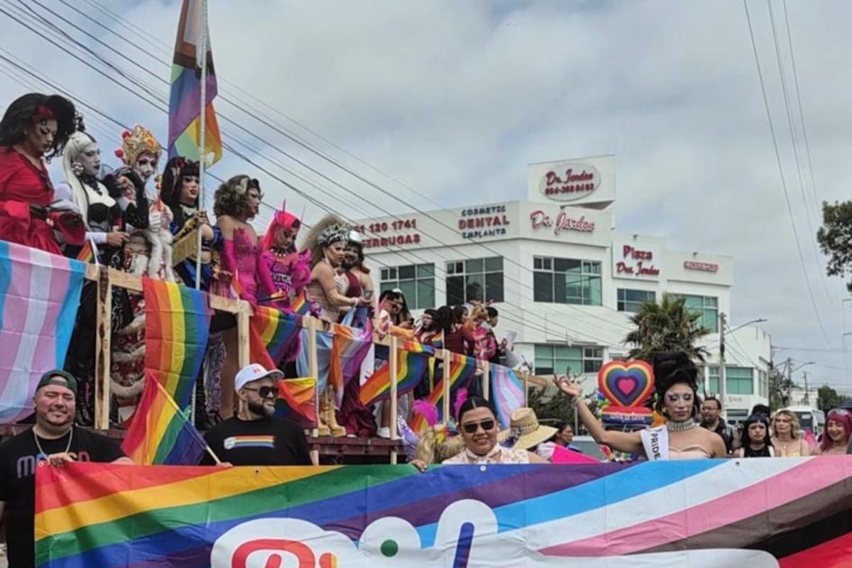 Marcha del Orgullo LGBT+ reúne a cientos en Rosarito y alza la voz por más derechos e inclusión